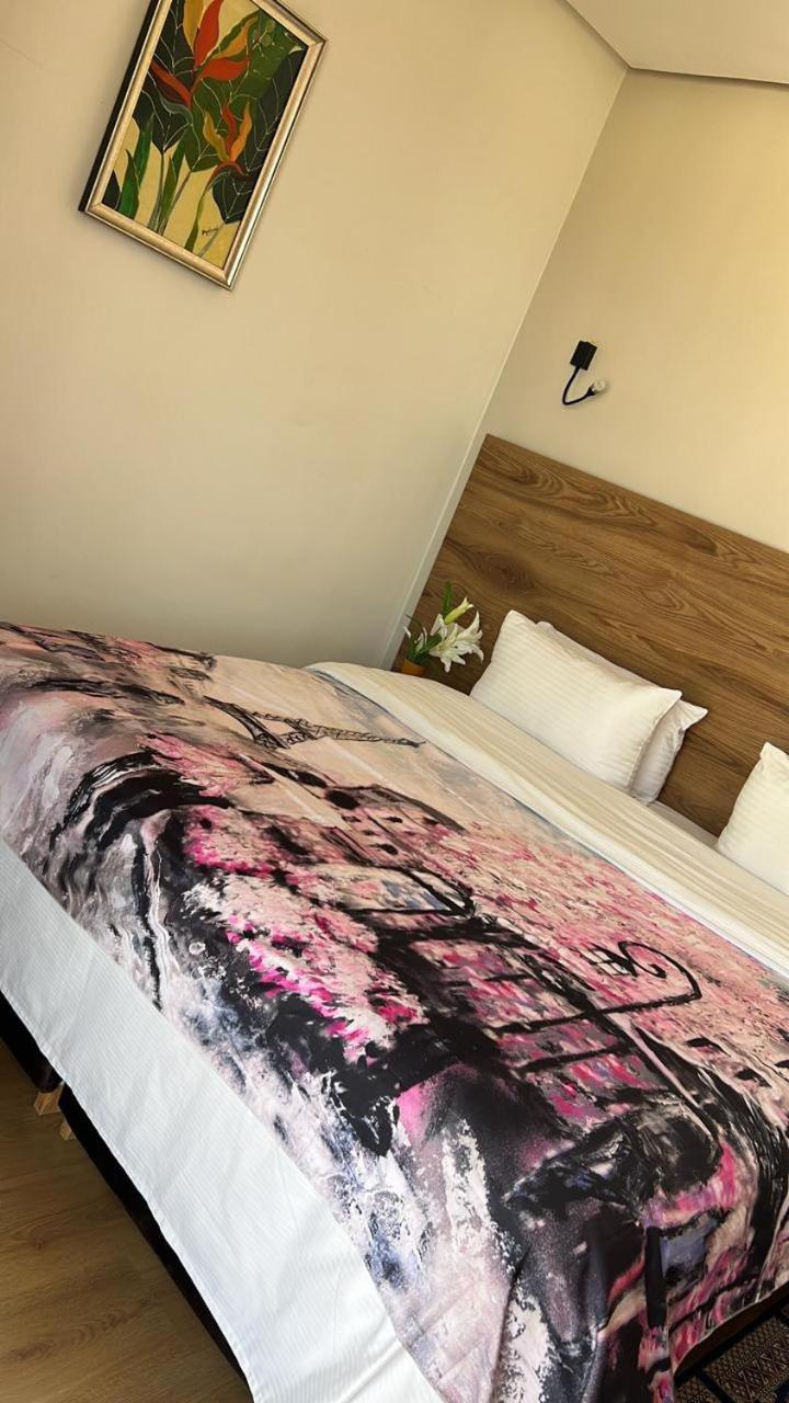 Hotel Beaux Arts مكناز المظهر الخارجي الصورة